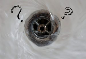 fond évier avec écoulement d'eau